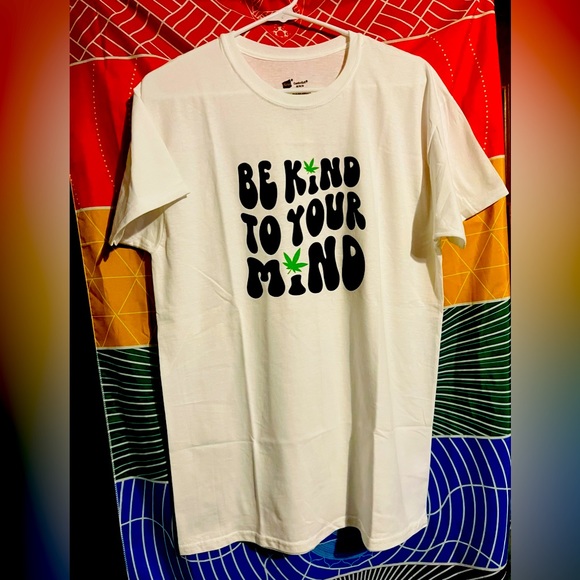 Medium tshirt “be kind to your mind” - Picture 2 of 3